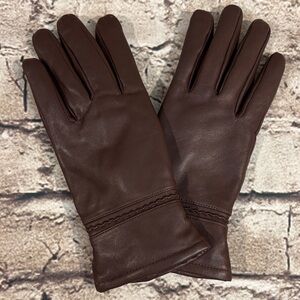 Isotoner Classic Brown Leather Gloves